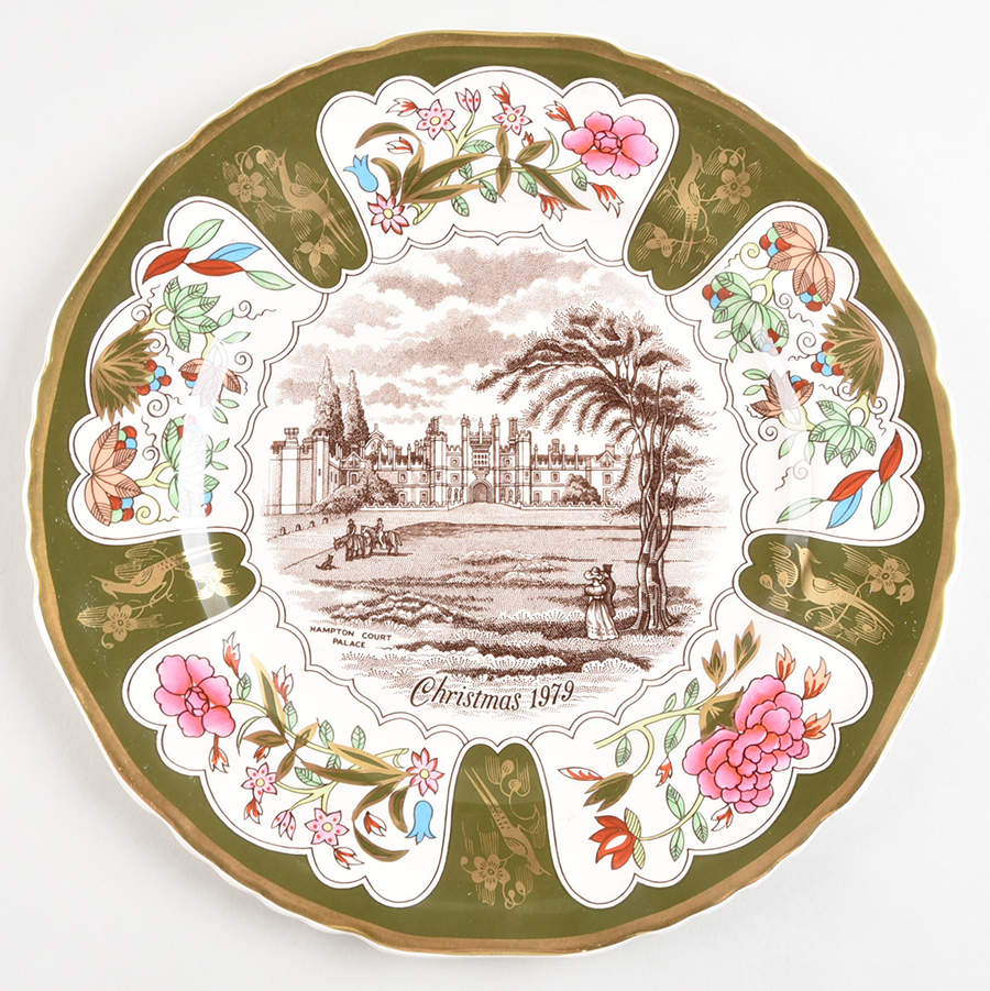 Christmas Plate Hampton Court - Boxed by Mason's-1