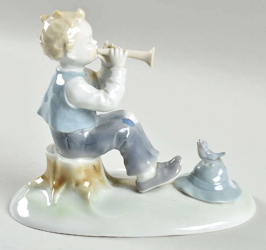 Metzler & Ortloff Figurines Boy Sitting & Playing Flute - No Box by Metzler & Ortloff-1