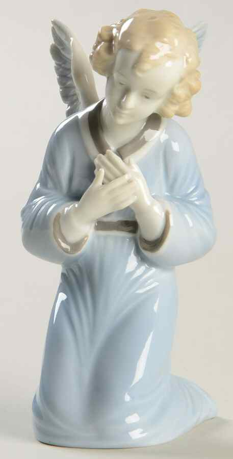 Metzler & Ortloff Figurines Angel In Blue Kneeling - No Box by Metzler & Ortloff-1
