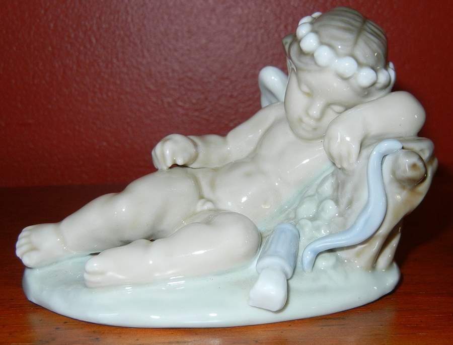 Angels Cherub With Wreath - Boxed by Nao-1