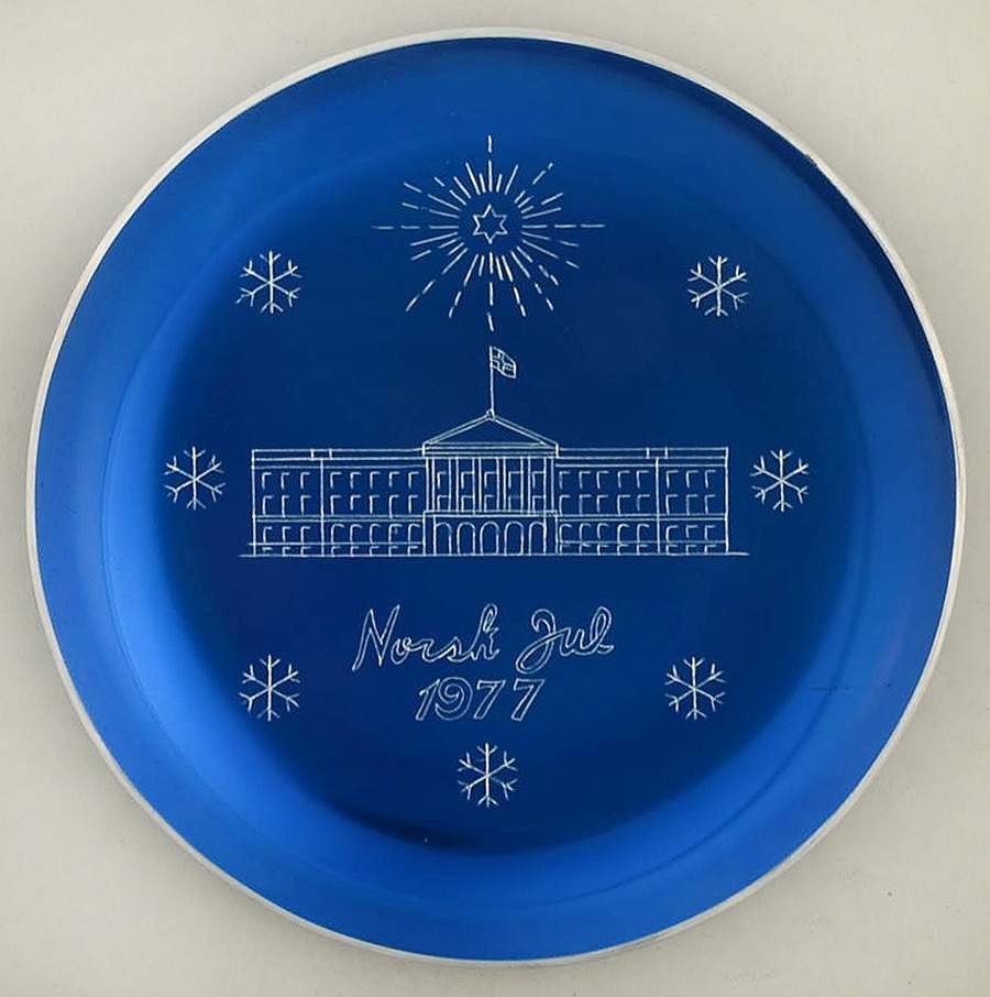 Christmas Plate The Royal Palace-Blue - No Box by Norsk-1