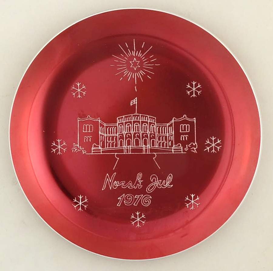 Christmas Plate Norway's Parliament-Red - No Box by Norsk-1