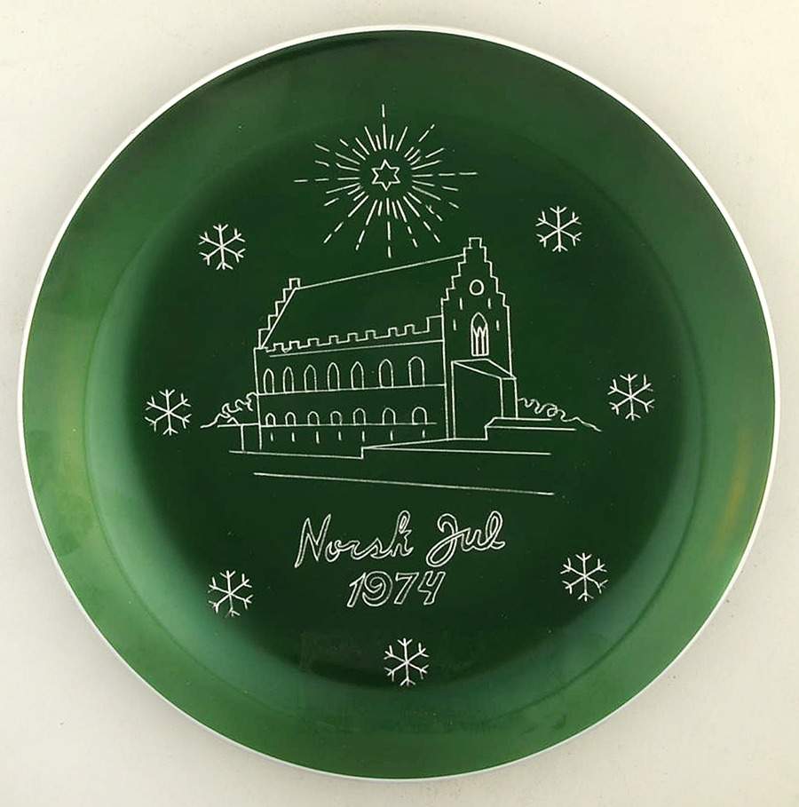 Christmas Plate Haakon's Hall-Green - No Box by Norsk-1