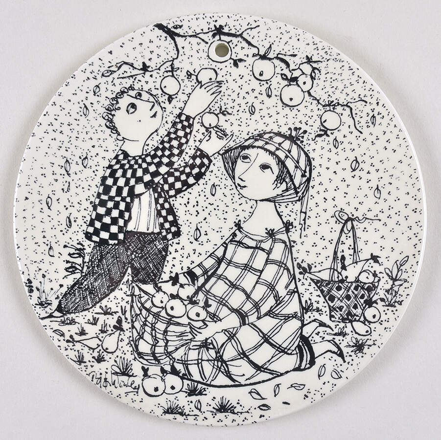 Months of The Year-Black Oktober-Paradis - No Box by Nymolle (Denmark)-1