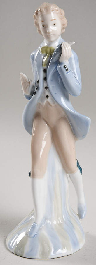 Figurines By Pales Si Boy Eating Grapes - No Box by Pales-1