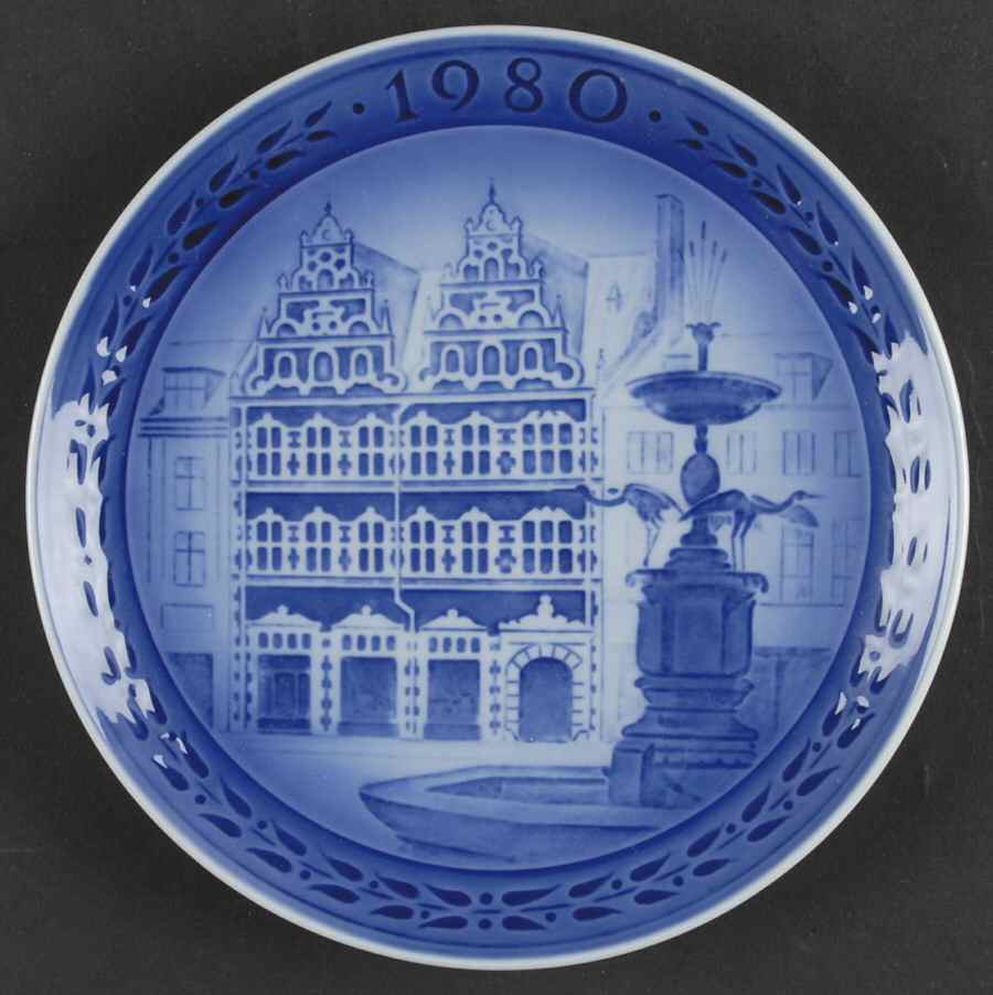 Bicentennial Plate Amager Torv Copenhagen - Boxed by Royal Copenhagen-1