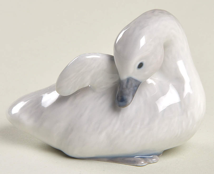 Birds Cygnet With Raised Wing - No Box by Royal Copenhagen-1