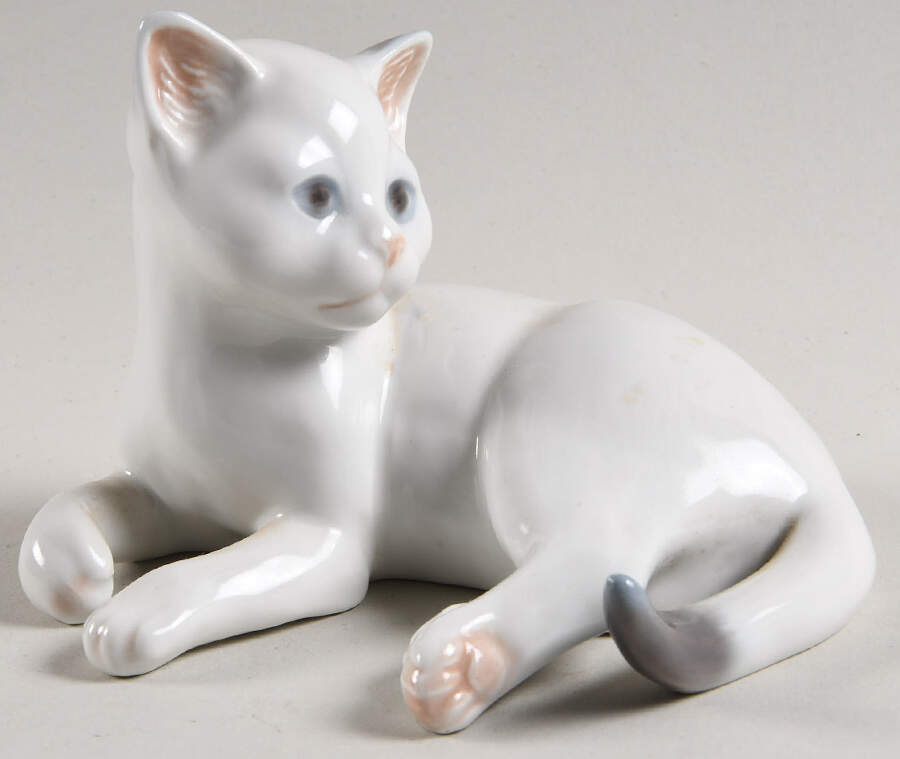 Cats Kitten Lying - No Box by Royal Copenhagen-1