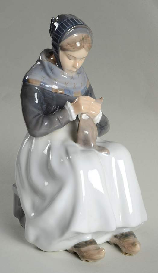 World Life Woman Knitting - No Box by Royal Copenhagen-1