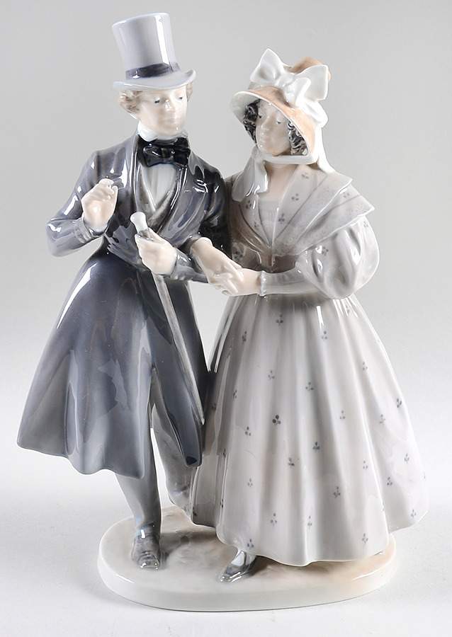 World Life Victorian Couple - No Box by Royal Copenhagen-1
