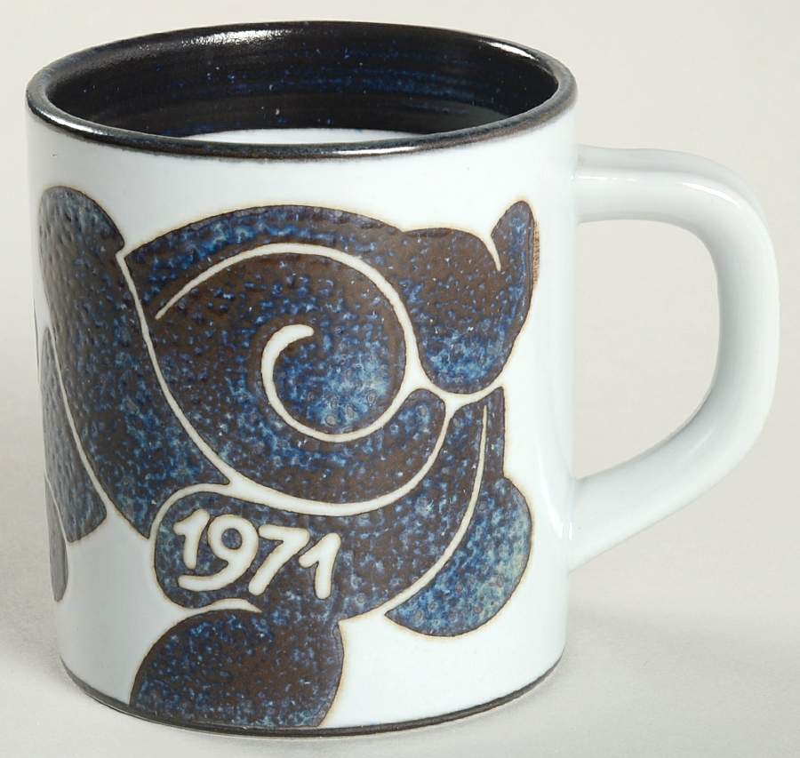 Annual Mug-Small 1971 By Hans Andersen - No Box by Royal Copenhagen-1
