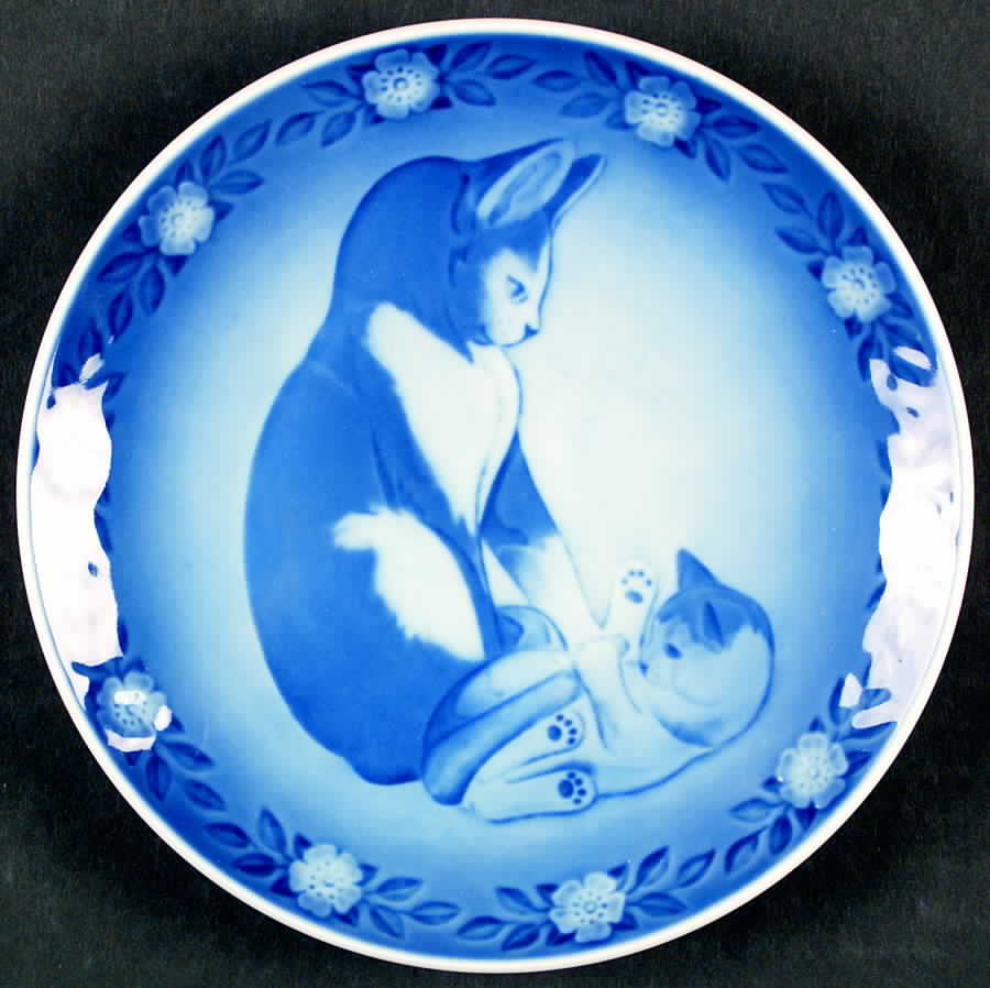 Motherhood Mother Cat And Kitten - No Box by Royal Copenhagen-1