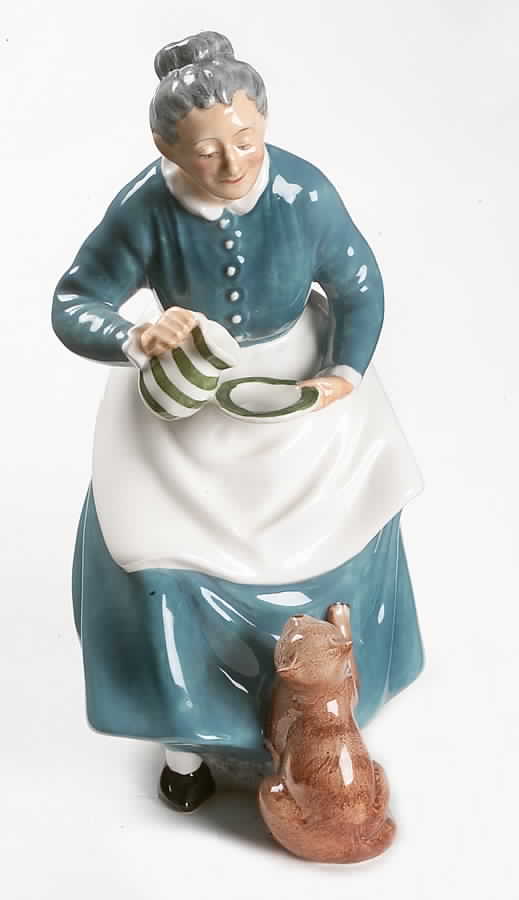 Golden Years The Favourite - Boxed by Royal Doulton-1
