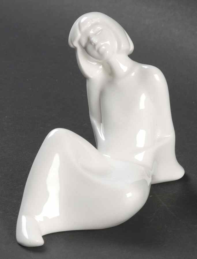 Royal Doulton Figurine Dreaming - No Box Nb1493 by Royal Doulton-1