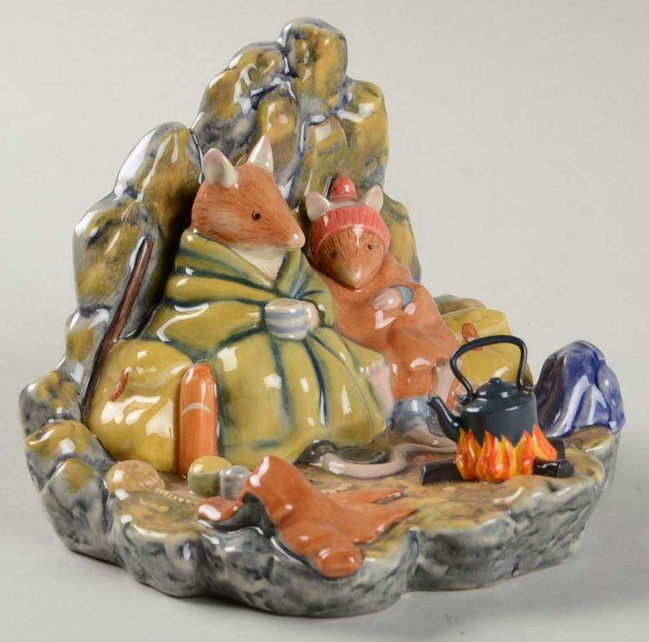 Brambly Hedge A Cheerful Blaze - With Box by Royal Doulton-1