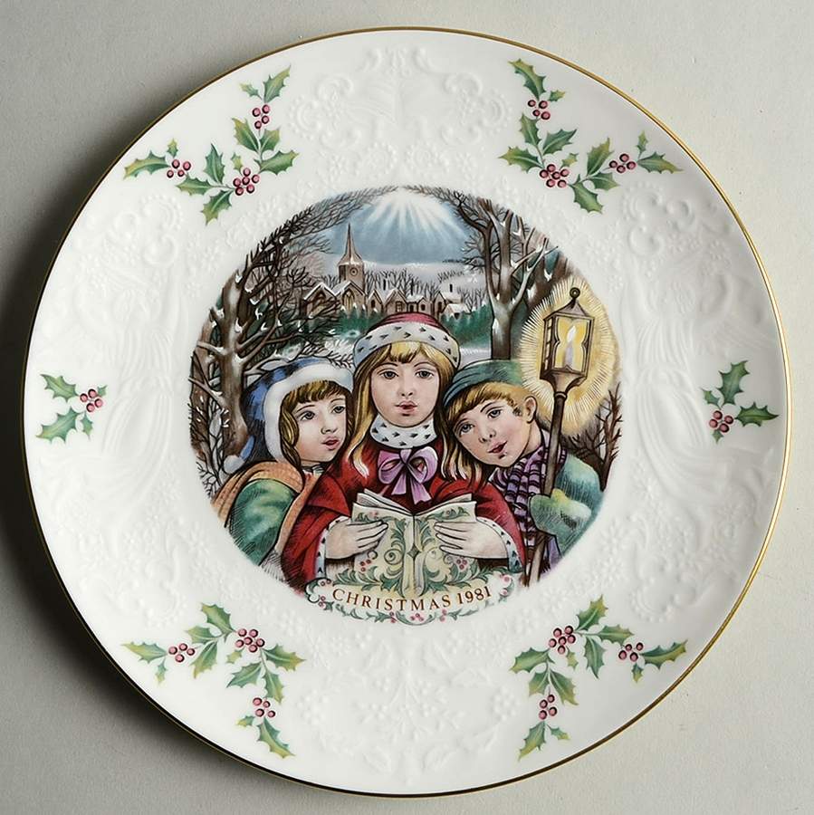 Victorian Christmas Carolers - Boxed by Royal Doulton-1