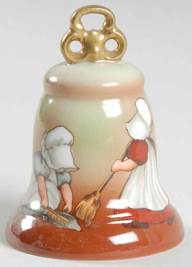 Sunbonnet Babies-Days of the Week Friday "Sweeping" - No Box by Royal Bayreuth-1
