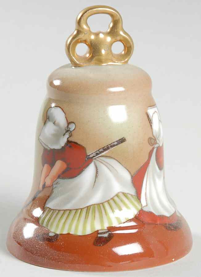 Sunbonnet Babies-Days of the Week Thursday "Scrubbing" - No Box by Royal Bayreuth-1