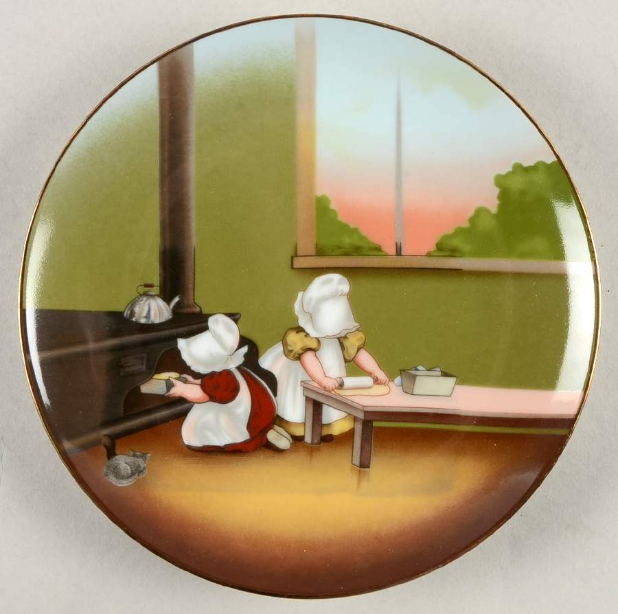 Sunbonnet Babies Saturday-Baking Day - No Box by Royal Bayreuth-1