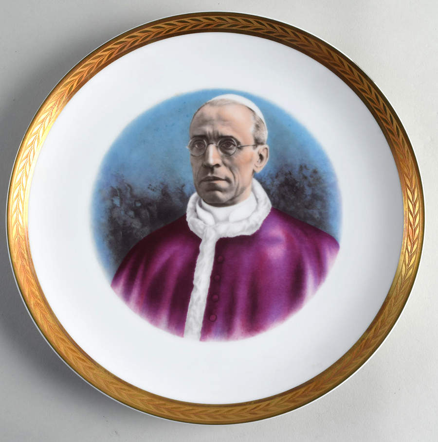 Papal Series Pope Pius Xii - No Box by Royal Tettau-1