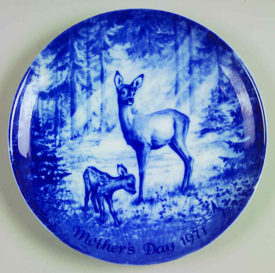 Mother's Day Plate Doe And Fawn - No Box by Royale (Germany)-1