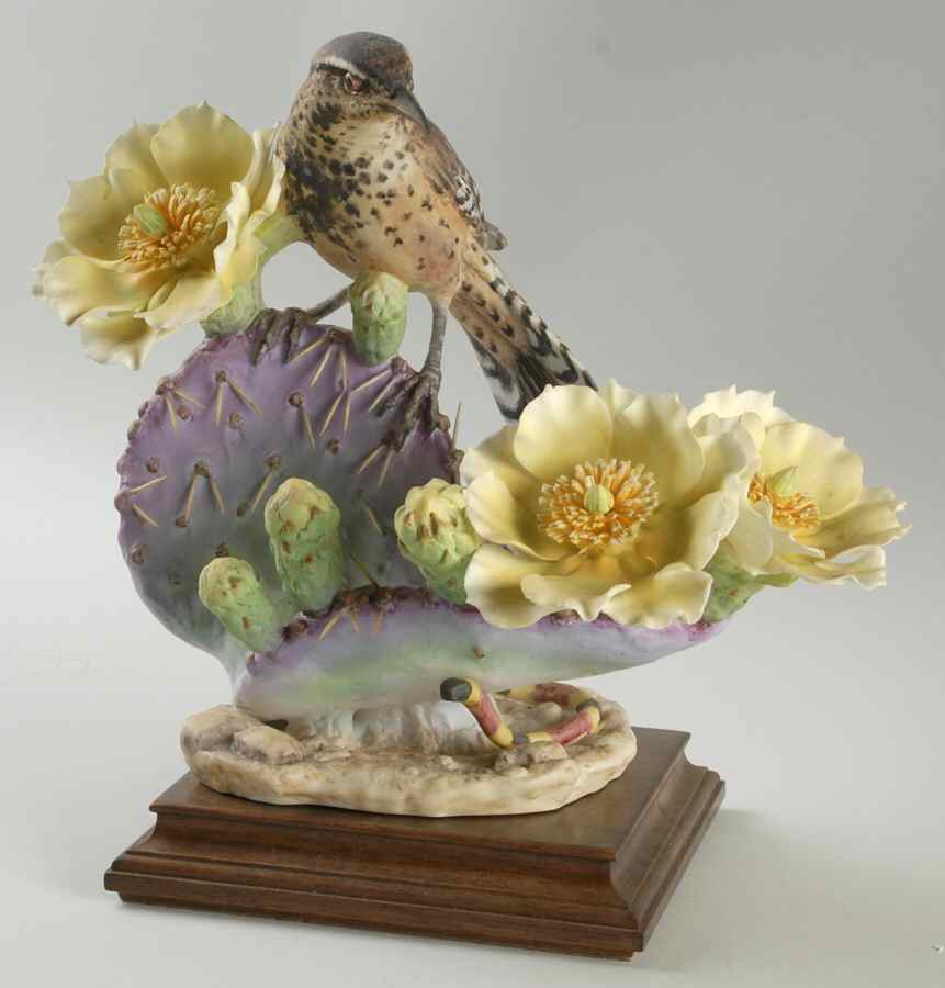 Doughty American Birds Cock-Cactus Wren & Prickly Pear - Boxed by Royal Worcester-1