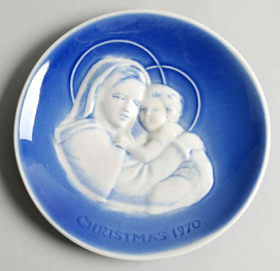 Christmas Plate Madonna & Child - No Box by Royal Rockwood-1