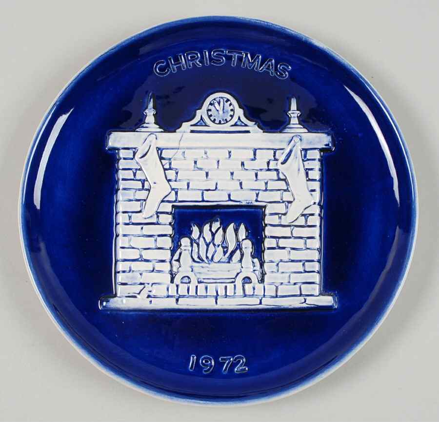 Christmas Plate Fireplace - No Box by Royal Rockwood-1