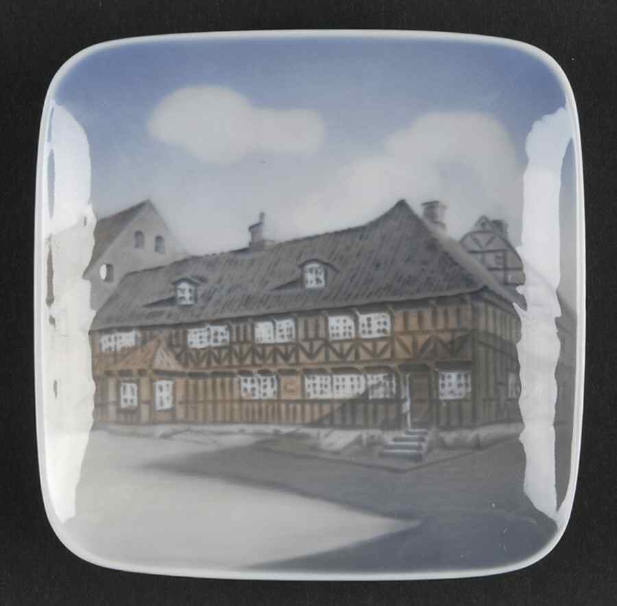 Royal Copenhagen Giftware Willemoes-Square Tray - With Box by Royal Copenhagen-1