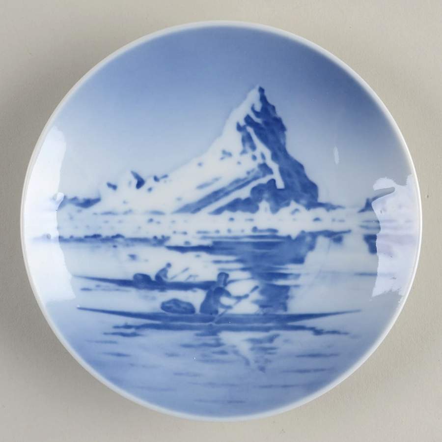 Royal Copenhagen Giftware Round Tray-Last Uminaks - No Box by Royal Copenhagen-1