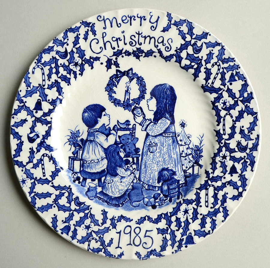 Royal Crownford Christmas Plates 1985-Blue - No Box by Royal Crownford-1