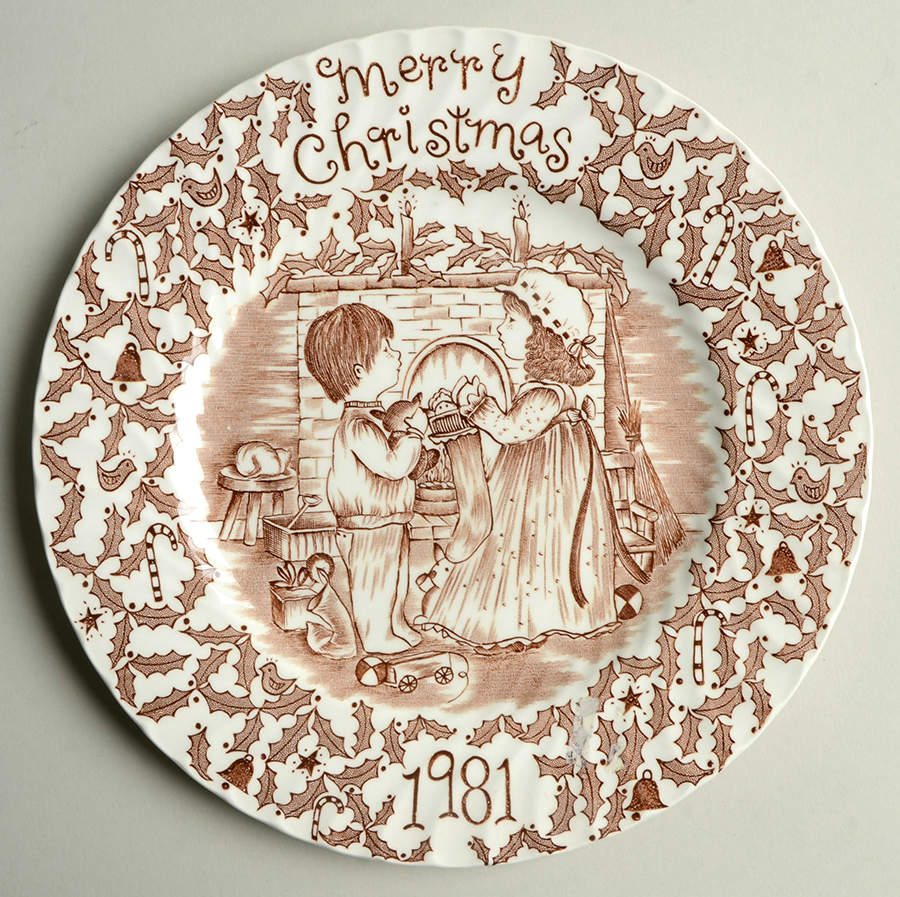 Royal Crownford Christmas Plates 1981-Brown - No Box by Royal Crownford-1
