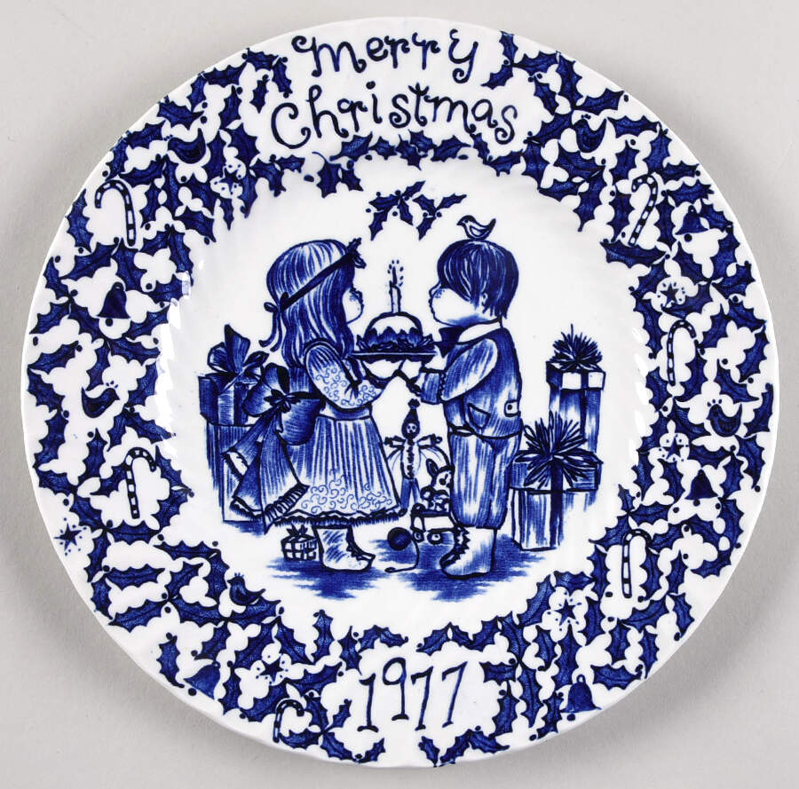 Royal Crownford Christmas Plates 1977-Blue - No Box by Royal Crownford-1