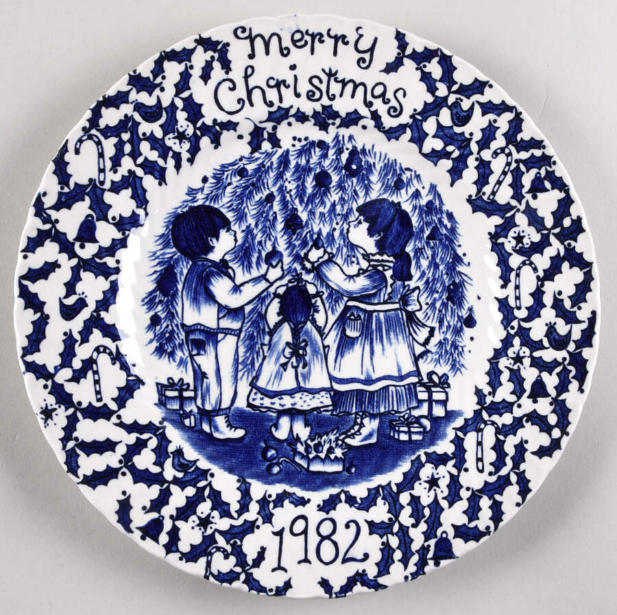 Royal Crownford Christmas Plates 1982-Blue - No Box by Royal Crownford-1