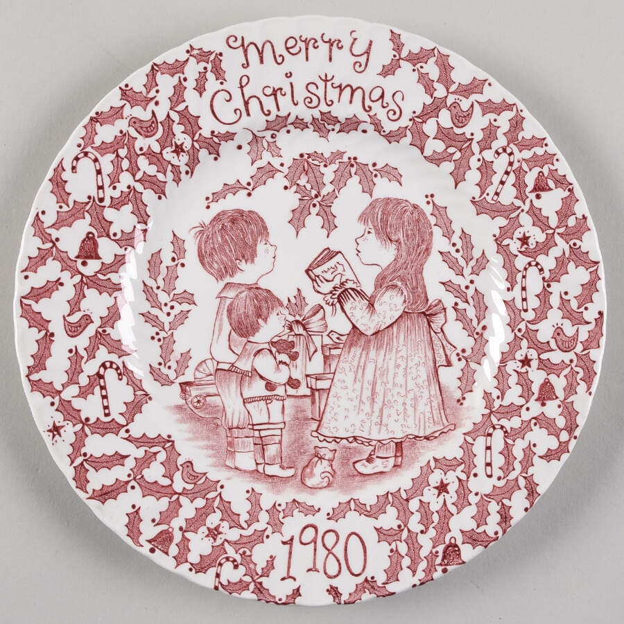 Royal Crownford Christmas Plates 1980-Red - No Box by Royal Crownford-1