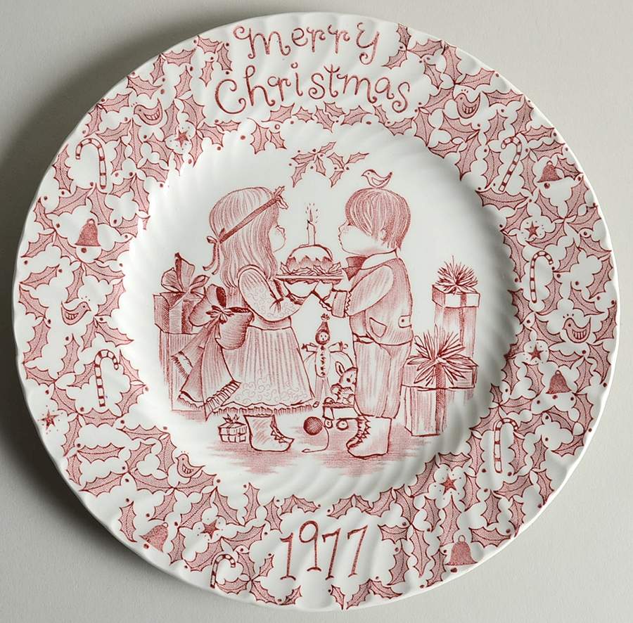 Royal Crownford Christmas Plates 1977 - Red - No Box by Royal Crownford-1