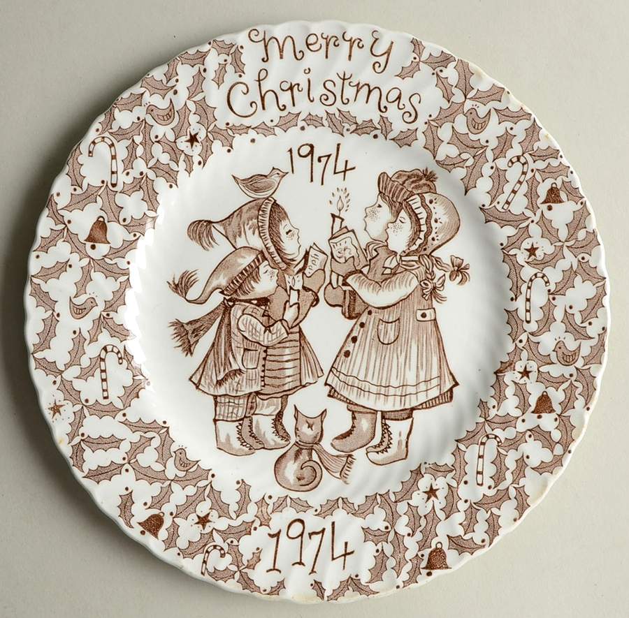 Royal Crownford Christmas Plates 1974-Brown - No Box by Royal Crownford-1