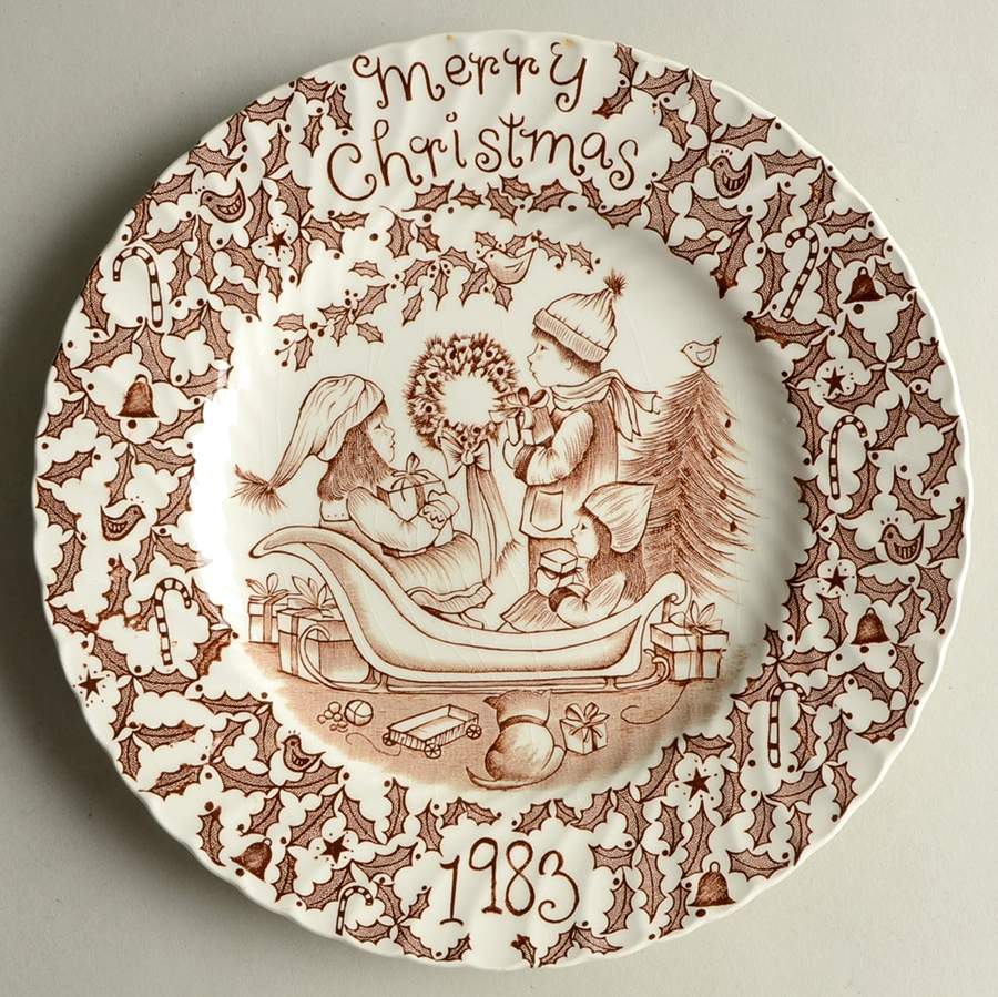 Royal Crownford Christmas Plates 1983-Brown - No Box by Royal Crownford-1