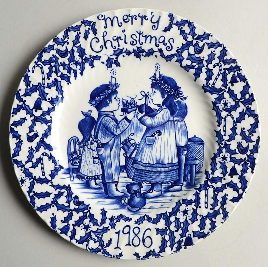 Royal Crownford Christmas Plates 1986-Blue - No Box by Royal Crownford-1