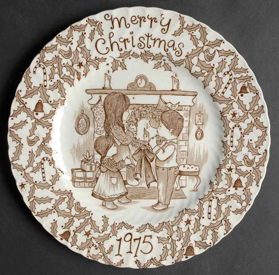 Royal Crownford Christmas Plates 1975-Brown - No Box by Royal Crownford-1
