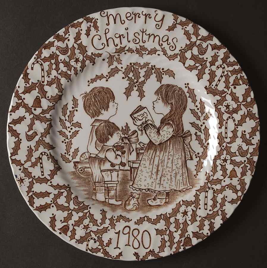 Royal Crownford Christmas Plates 1980-Brown - No Box by Royal Crownford-1