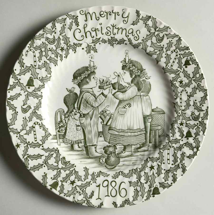 Royal Crownford Christmas Plates 1986-Green - No Box by Royal Crownford-1
