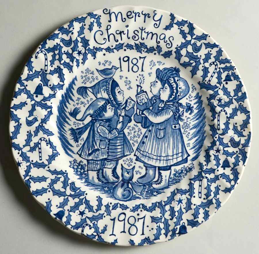 Royal Crownford Christmas Plates 1987-Blue - No Box by Royal Crownford-1