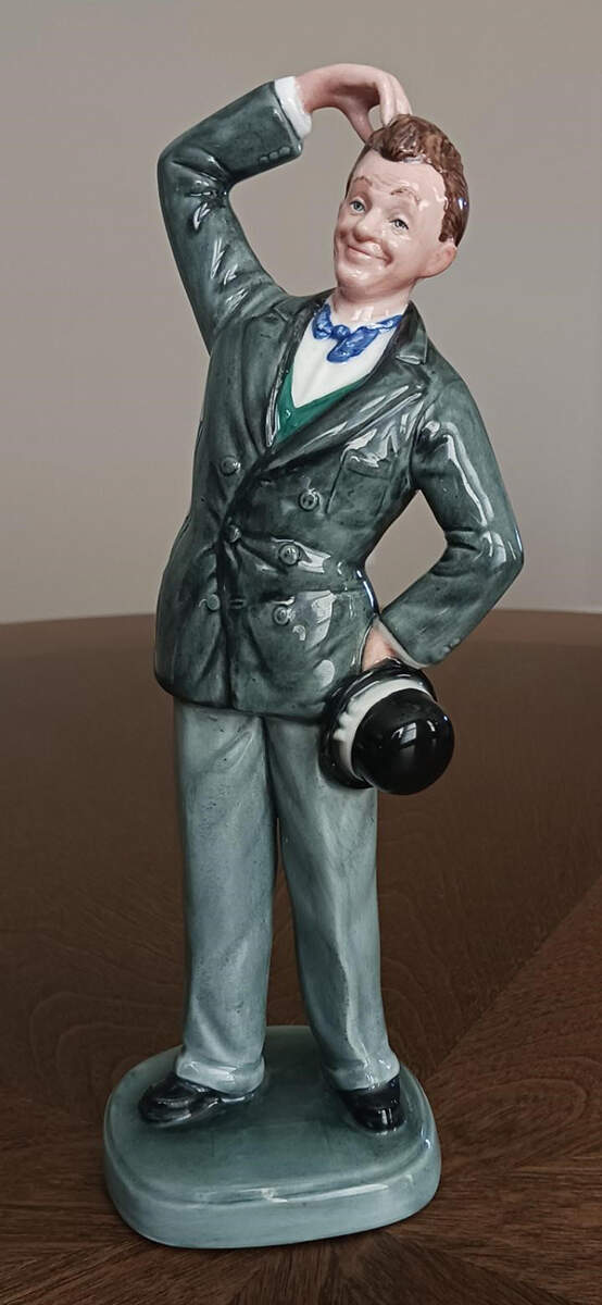 Entertainers Stan Laurel - No Box by Royal Doulton-1