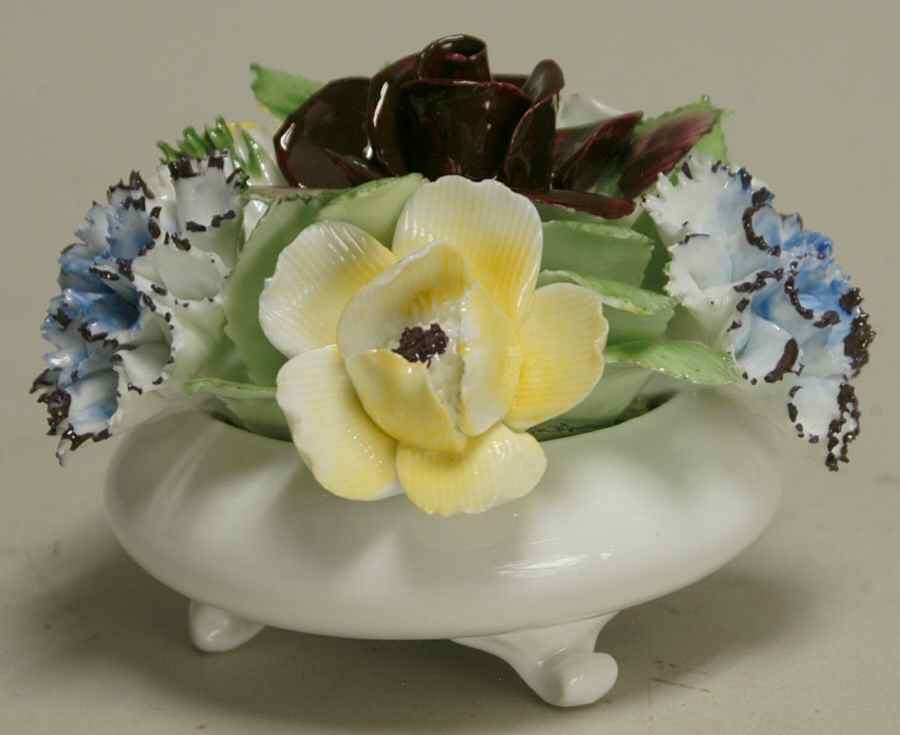 Florals Chelsea Shell Cluster - Boxed by Royal Doulton-1