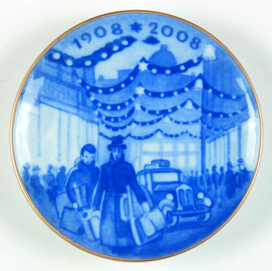 Centinnial Christmas Plaquette Christmas Scene In Copenhagen - With Box by Royal Copenhagen-1