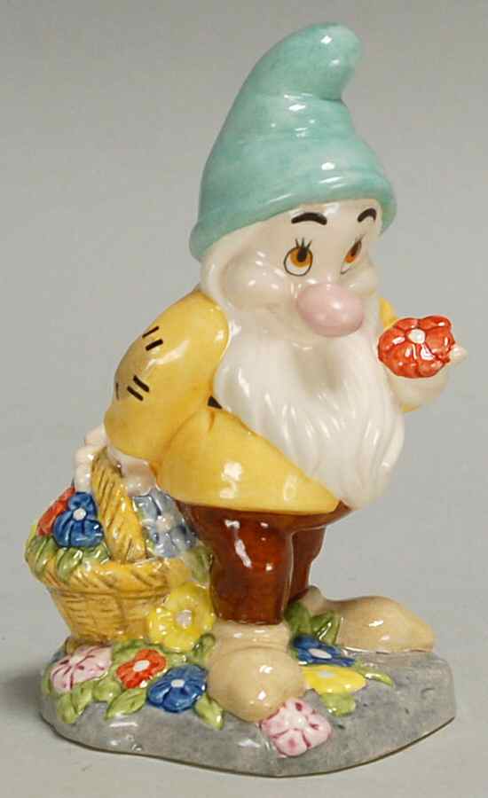 Snow White & the Seven Dwarfs Aw, Shucks - Boxed by Royal Doulton-1
