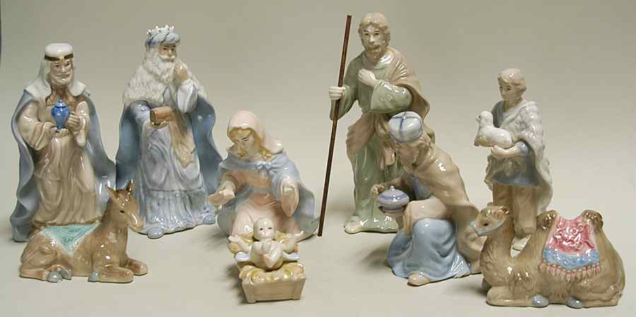Holiday Nativity 10 Piece Boxed Nativity Set - With Box by Royal Doulton-1