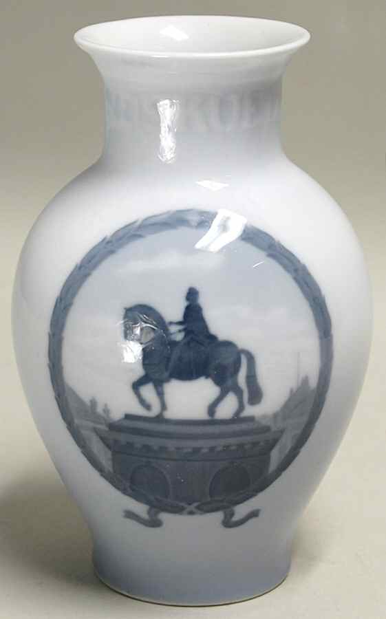 Rundskuedag Vases 1931-Rundskuedag Vase - Boxed by Royal Copenhagen-1