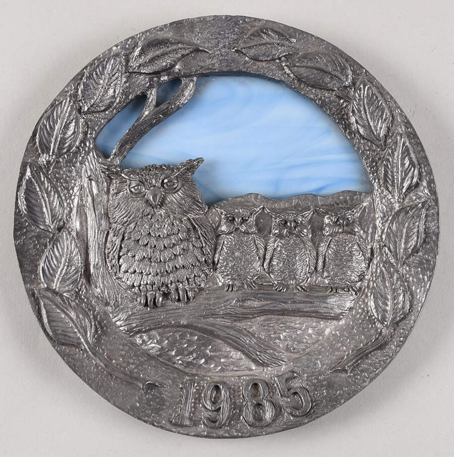 MOTHER'S DAY PEWTER PLATES Owl 3 Babies& Leaves-Annual - With Box Bx1985 by Ricker Bartlett Casting Studio-1